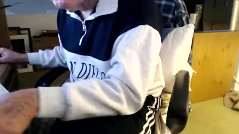 Snapshot of emil_karpo chatting on November 20, 3:34 pm Terrance1st online show from November 20, 3:34 pm