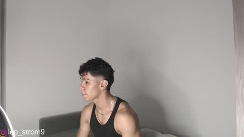 emile_239 online show from March 11, 4:21 am