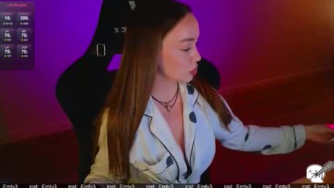 Emili online show from March 18, 11:57 am