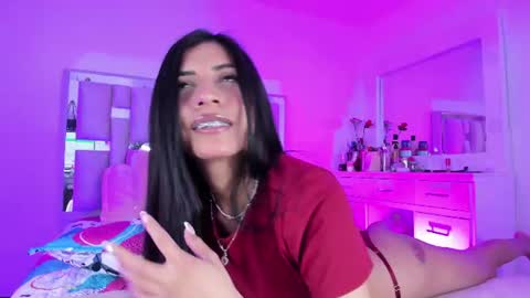 Emili clark  online show from July 25, 4:32 am