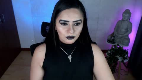 Snapshot of emili_evans_ chatting on April 14, 11:22 pm POWERFULL GODDESS EMILI online show from April 14, 11:22 pm