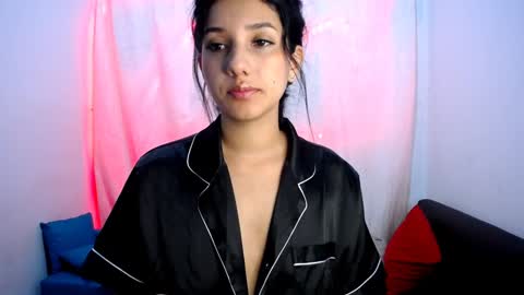 Snapshot of emili_riders chatting on December 30, 11:59 am emili riders online show from December 30, 11:59 am