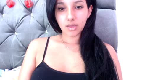 Snapshot of emili_riders chatting on February 7, 3:30 pm emili riders online show from February 7, 3:30 pm