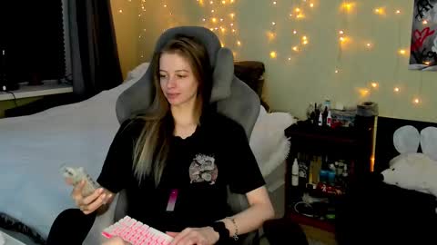 Snapshot of emili_sweet__ chatting on March 10, 3:30 pm emili_sweet__ online show from March 10, 3:30 pm