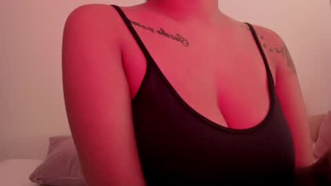 Emilia Big Boobs online show from December 8, 8:15 pm