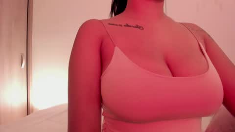 Emilia Big Boobs online show from December 15, 10:15 pm