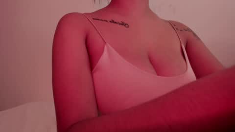 Emilia Big Boobs online show from January 23, 8:35 pm