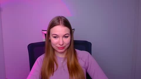 Snapshot of emilia_ilia chatting on February 11, 6:08 am Emilia online show from February 11, 6:08 am