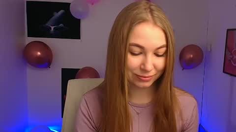 Snapshot of emilia_ilia chatting on February 26, 6:04 am Emilia online show from February 26, 6:04 am