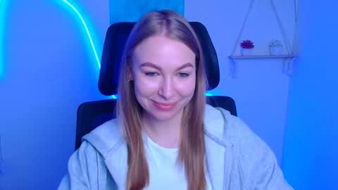 Emilia online show from December 4, 6:23 am