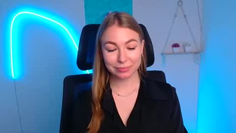 Snapshot of emilia_ilia chatting on January 6, 12:31 pm Emilia online show from January 6, 12:31 pm