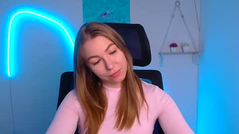 Snapshot of emilia_ilia chatting on January 7, 6:38 am Emilia online show from January 7, 6:38 am