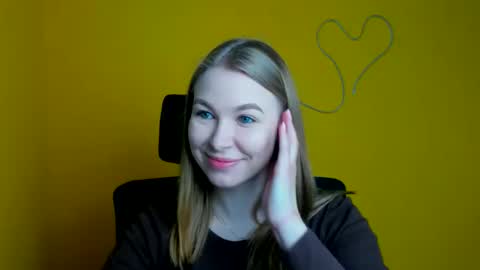 Snapshot of emilia_ilia chatting on March 20, 6:29 am Emilia online show from March 20, 6:29 am