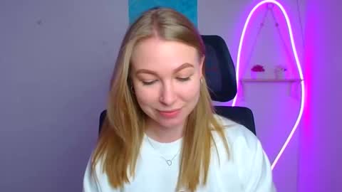 Snapshot of emilia_ilia chatting on March 26, 12:33 pm Emilia online show from March 26, 12:33 pm