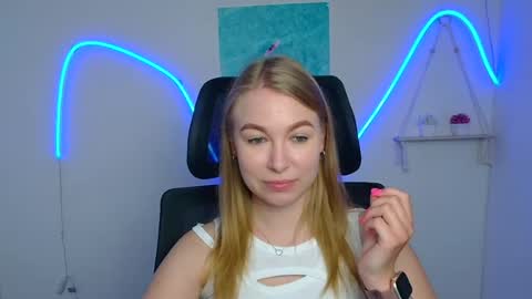 Emilia online show from July 13, 5:32 am