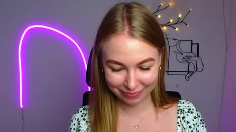 Emilia online show from July 16, 5:57 am