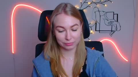 Emilia online show from July 20, 5:33 am