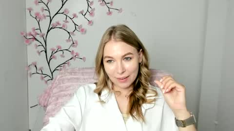 Emilia online show from July 25, 5:49 am