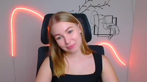 Emilia online show from August 3, 5:39 am