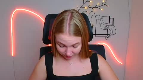 Emilia online show from August 3, 9:48 am