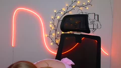 Emilia online show from August 4, 11:46 am