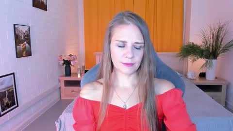 Snapshot of emiliabedy chatting on October 1, 9:15 am Emilia Bedy online show from October 1, 9:15 am