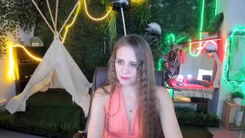 Snapshot of emiliabedy chatting on October 15, 9:09 am Emilia Bedy online show from October 15, 9:09 am