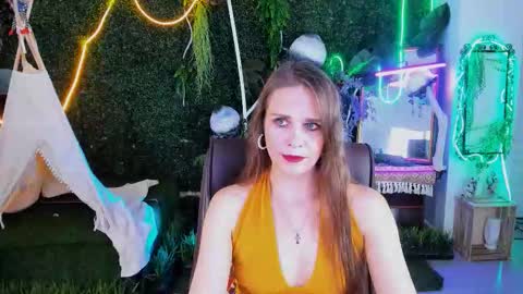 Snapshot of emiliabedy chatting on November 15, 9:06 am Emilia Bedy online show from November 15, 9:06 am