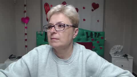 EmiliaGree online show from October 5, 5:00 pm