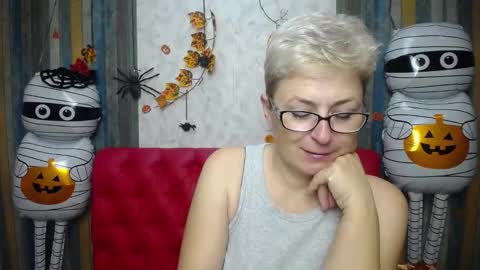 EmiliaGree online show from November 5, 6:52 pm