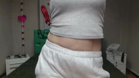 EmiliaGree online show from November 16, 6:13 pm