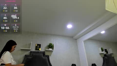 Snapshot of emiliarose_ chatting on October 19, 8:42 pm EmiliaRose online show from October 19, 8:42 pm