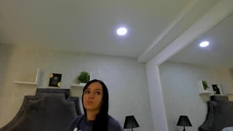 Snapshot of emiliarose_ chatting on November 1, 8:33 pm EmiliaRose online show from November 1, 8:33 pm