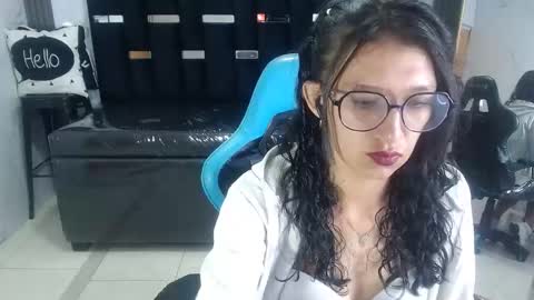emiliastyle_a online show from October 8, 2:47 pm