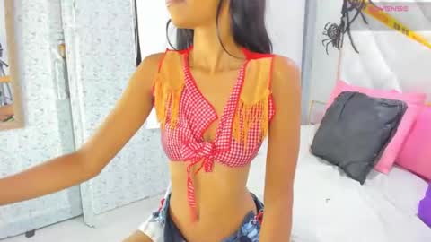 emilibonnie online show from October 23, 2:22 am