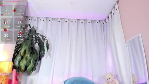 Emilie James online show from February 10, 9:15 pm