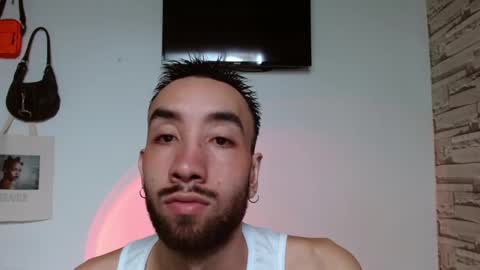 Snapshot of emilio_blue_ chatting on January 3, 4:37 pm Emilio online show from January 3, 4:37 pm
