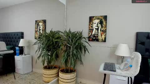 Snapshot of emilio_brandon chatting on October 19, 11:11 am Emilio online show from October 19, 11:11 am