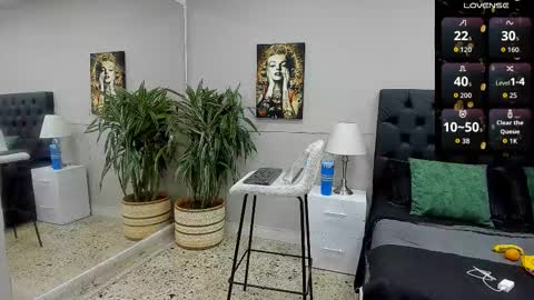 Snapshot of emilio_brandon chatting on October 20, 10:49 am Emilio online show from October 20, 10:49 am