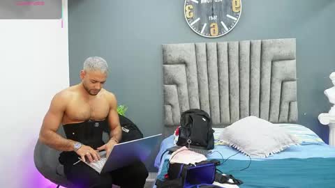 Emilio online show from May 31, 6:09 pm