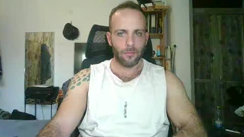 EmilioZem8 online show from December 7, 8:33 am