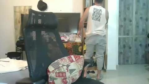 EmilioZem8 online show from December 21, 10:39 am