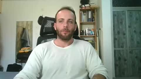 EmilioZem8 online show from January 24, 8:02 am