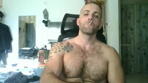 EmilioZem8 online show from September 19, 1:34 pm