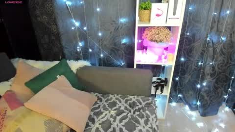 Emiliya online show from February 3, 2:14 am