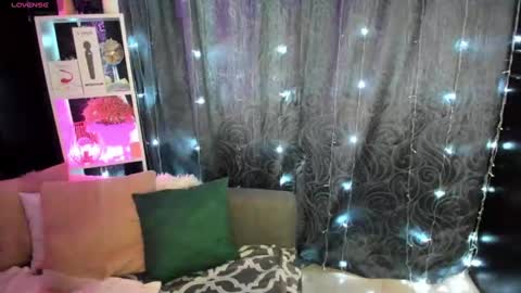 Emiliya online show from February 8, 2:26 am