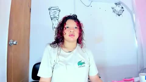 Snapshot of emilly_coper18 chatting on February 28, 2:07 pm emily online show from February 28, 2:07 pm