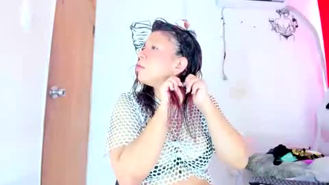 Snapshot of emilly_coper18 chatting on March 6, 2:02 pm emily online show from March 6, 2:02 pm