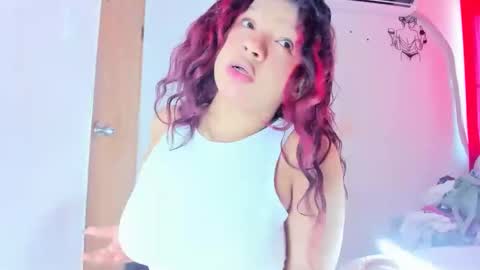 Snapshot of emilly_coper18 chatting on March 14, 5:51 pm emily online show from March 14, 5:51 pm