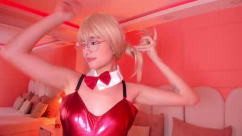 Emilly  online show from February 5, 5:28 pm